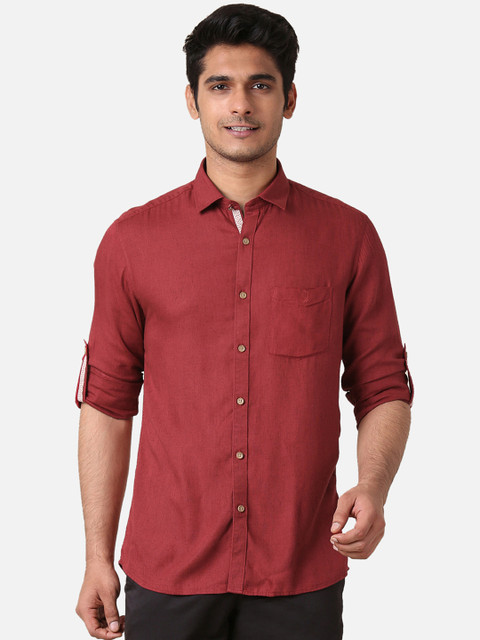 

True Blue Men Red Slim Fit Solid Casual Shirt