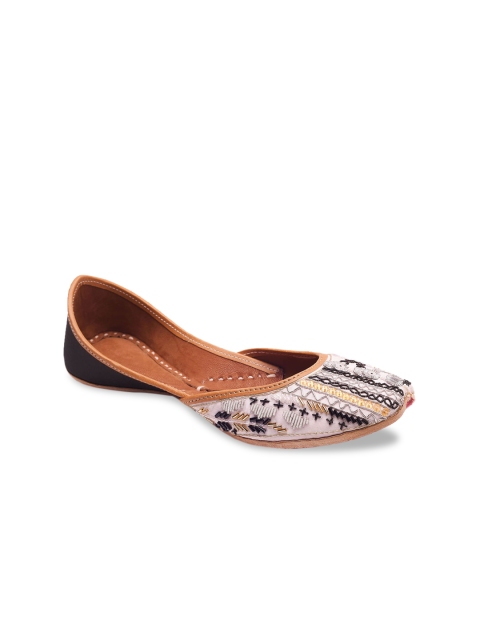 

DESI COLOUR Women Pink Embellished Leather Mojaris