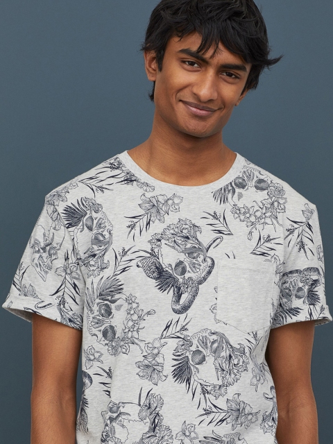 

H&M Men Grey Printed Round Neck T-shirt