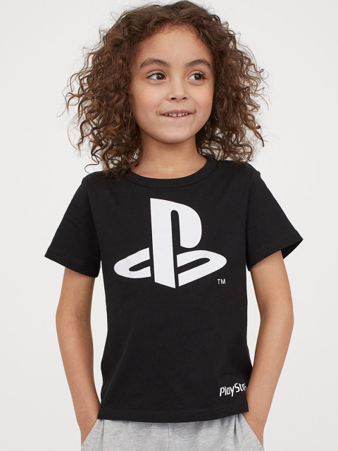

H&M Boys Black Printed Round Neck T-shirt