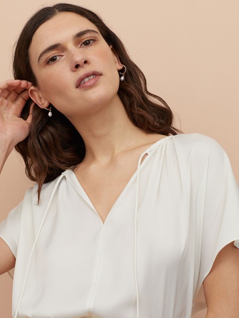 

H&M Women White Solid V-neck Satin Blouse