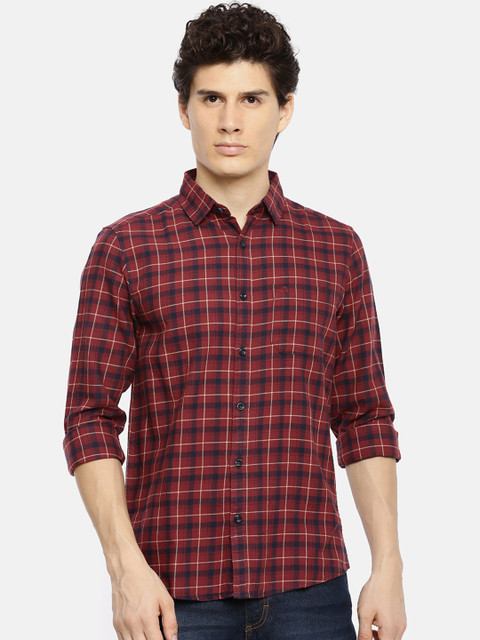 

Chennis Men Red & Navy Blue Slim Fit Checked Casual Shirt