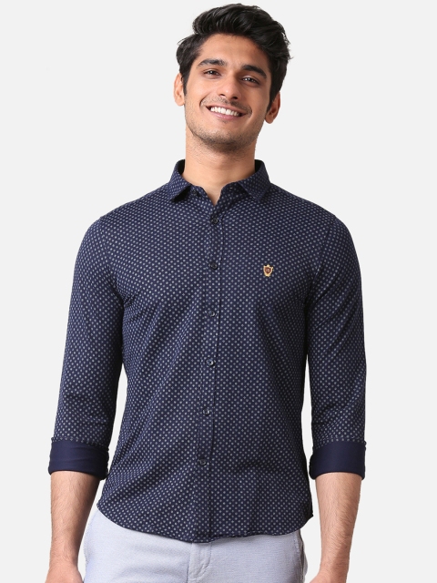 

True Blue Men Blue & White Slim Fit Printed Casual Shirt