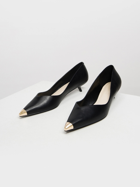 

CHARLES & KEITH Women Black Solid Pumps