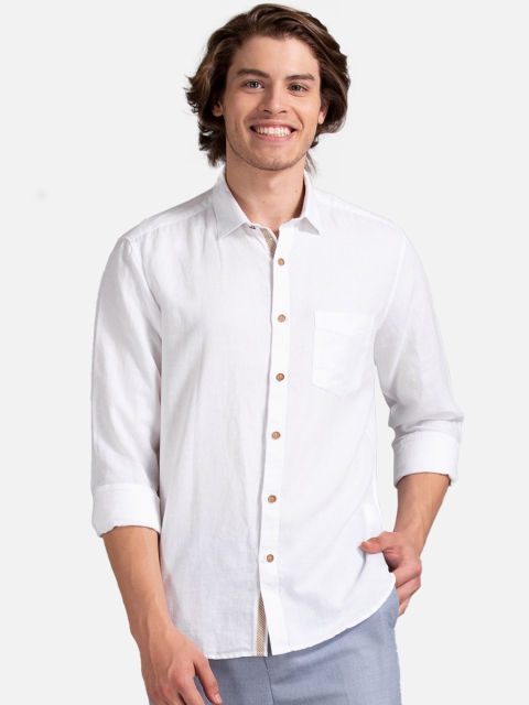 

True Blue Men White Slim Fit Solid Casual Shirt