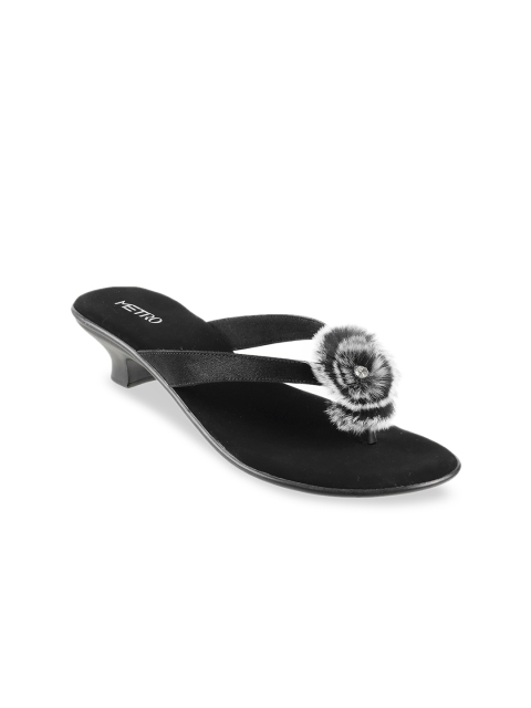 

Metro Women Black Solid Kitten Heels
