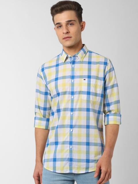 

Peter England Casuals Men White & Yellow Slim Fit Checked Viroblock Casual Shirt