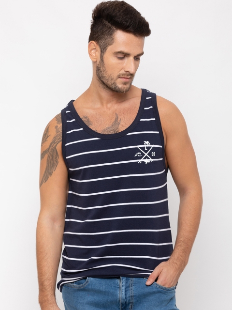 

Globus Men Navy Blue & White Striped Slim Fit Round Neck T-shirt
