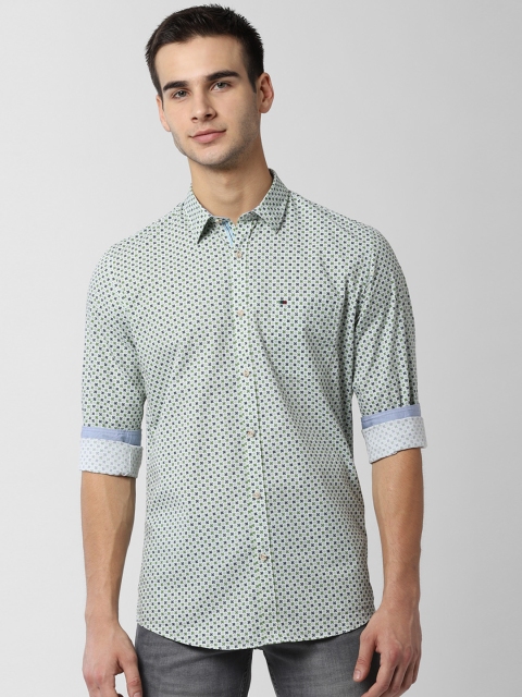

Peter England Casuals Men Green Slim Fit Printed Viroblock Casual Shirt
