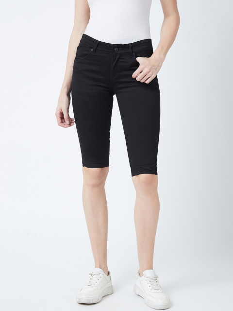 

Devis Women Black & Beige Solid Skinny Fit Capris