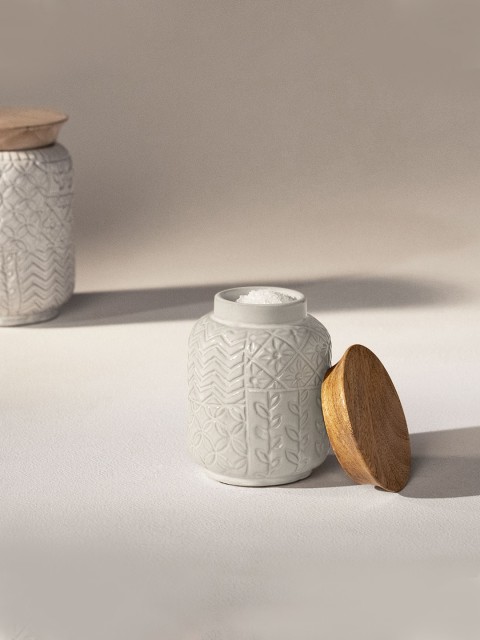 

ellementry Off-White & Brown Textured Opal Ceramic Jar With Wooden Lid
