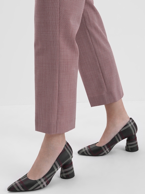 

CHARLES & KEITH Women Black Printed Pumps