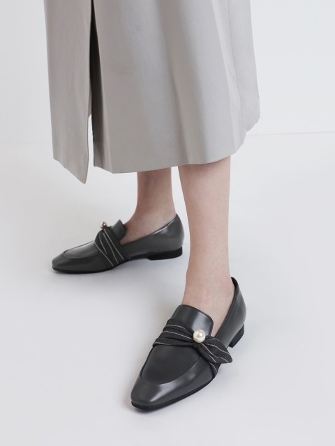 

CHARLES & KEITH Women Grey Loafers