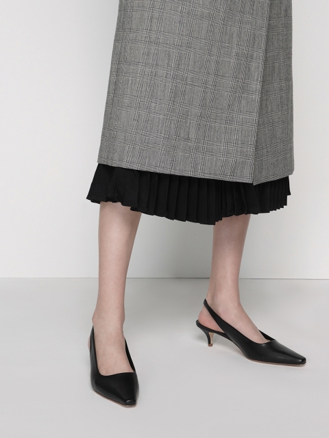 

CHARLES & KEITH Women Black Solid Pumps