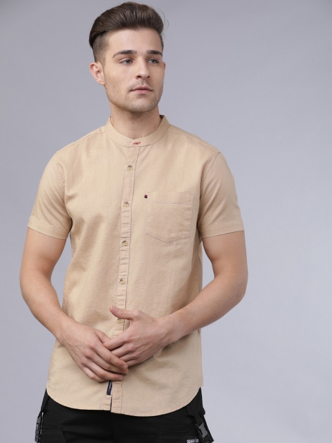 

Horsefly Men Beige Slim Fit Solid Casual Shirt