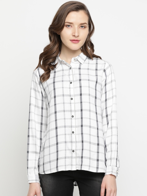 

Pepe Jeans Women White & Black Regular Fit Checked Casual Shirt