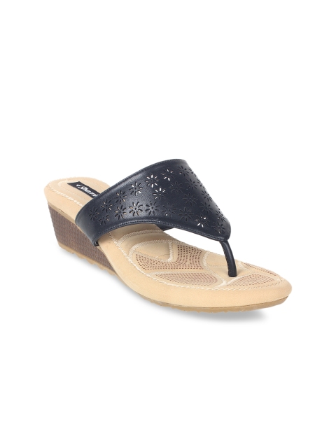 

Sherrif Shoes Women Black Textured Wedges