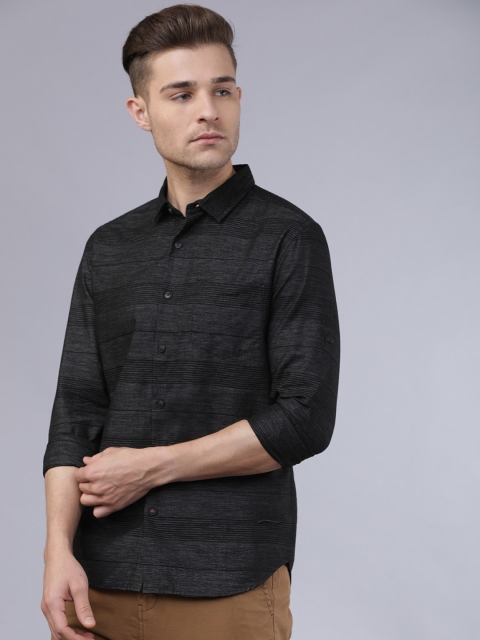 

Ecko Unltd Men Black Slim Fit Striped Casual Shirt