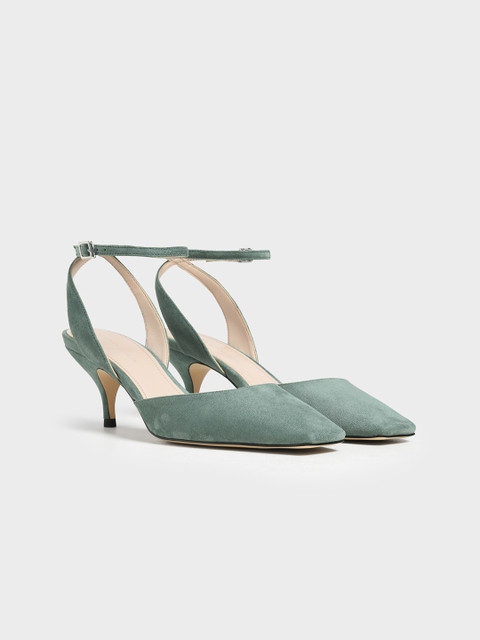 

CHARLES & KEITH Women Green Solid Pumps