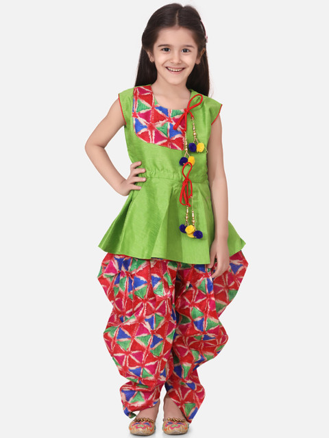 

BownBee Girls Green & Red Yoke Design Kurti with Dhoti Pants