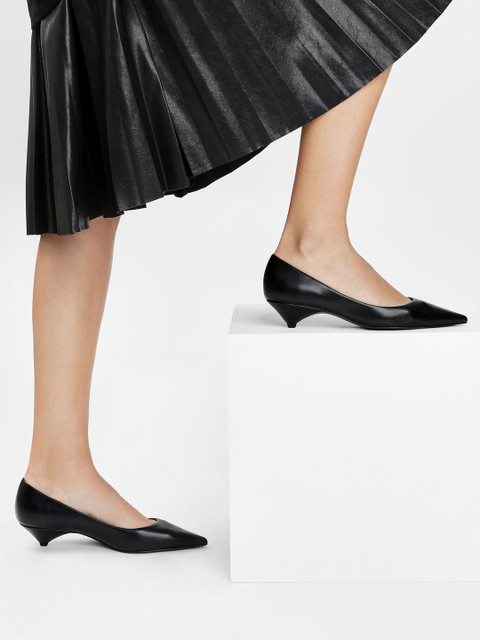 

CHARLES & KEITH Women Black Solid Pumps