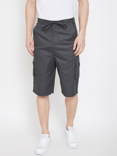 

Hypernation Men Grey Solid Regular Fit Cargo Shorts