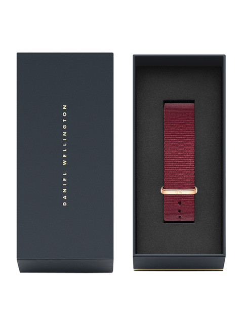 

Daniel Wellington Men Maroon Textured Synthetic Classic Roselyn Watch Strap