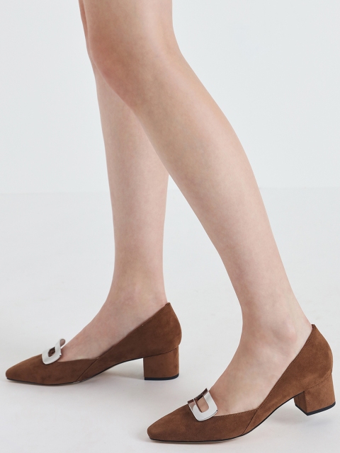 

CHARLES & KEITH Women Brown Solid Pumps