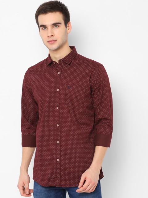 

Solly Jeans Co. Men Maroon Regular Fit Printed Casual Shirt
