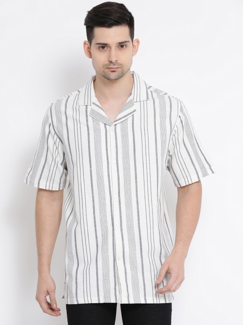 

Oxolloxo Men Off-White Regular Fit Printed Casual Shirt