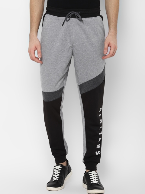 

SKULT by Shahid Kapoor Men Grey & Black Colourblocked Joggers