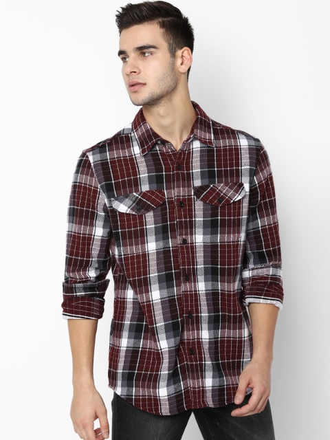AMERICAN EAGLE OUTFITTERS Men Burgundy & White Regular Fit Checked Casual Shirt