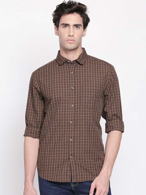 

BYFORD by Pantaloons Men Brown & Black Slim Fit Checked Casual Shirt