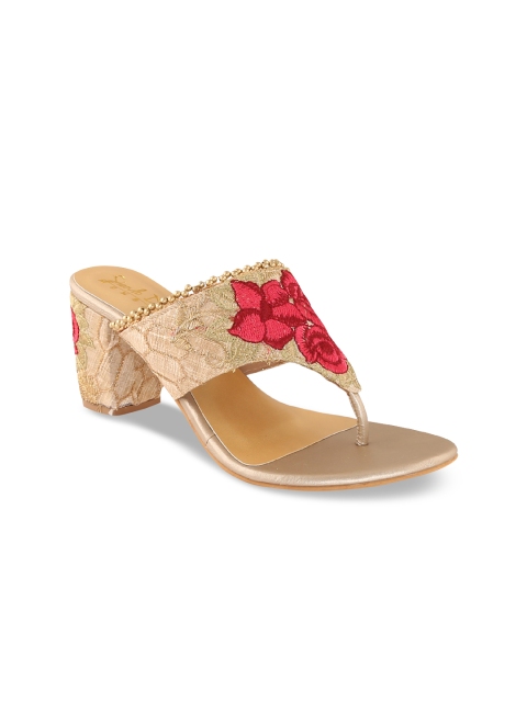 

Siendo Desi Women Beige & Gold-Toned Woven Design Block Heels