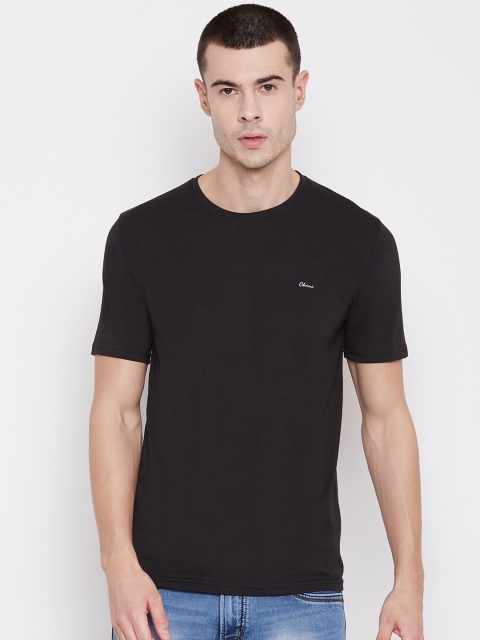 

Okane Men Black Solid Round Neck T-shirt