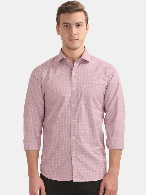 

Excalibur Men Pink Slim Fit Checked Casual Shirt
