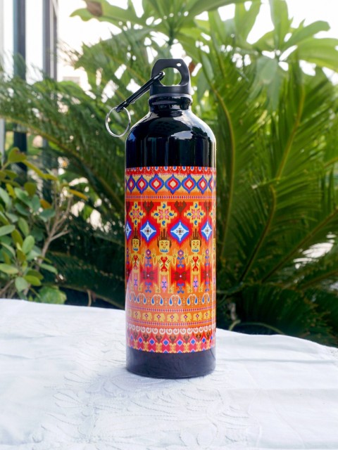 KOLOROBIA Black & Red Printed Dazzling Ikat Sipper 750 ml