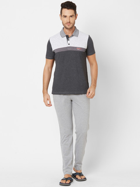 

Sweet Dreams Men Charcoal Grey & White Colourblocked Night suit
