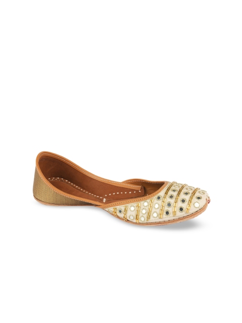 

DESI COLOUR Women Gold-Toned Embellished Leather Mojaris