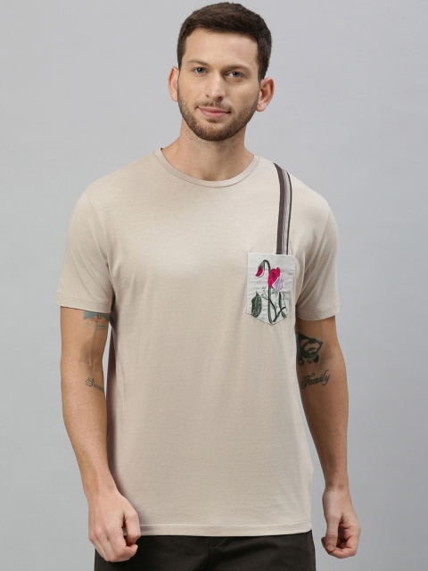 

RARE RABBIT Men Beige Solid Round Neck T-shirt with Pocket Detailing