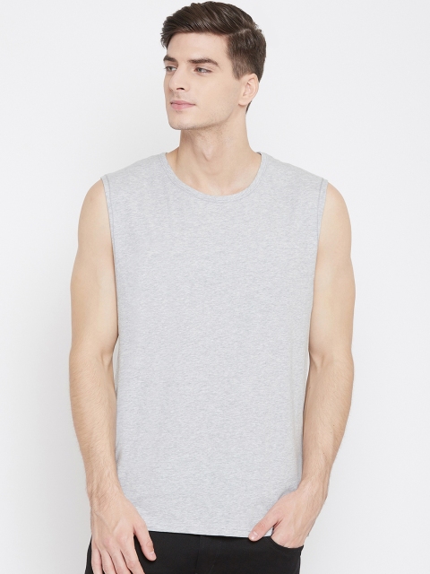 

Hypernation Men Grey Melange Solid Round Neck T-shirt