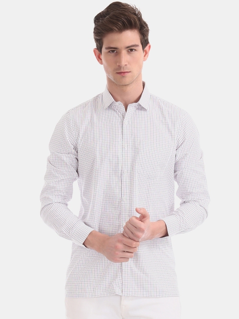 

Excalibur Men White & Red Regular Fit Checked Casual Shirt