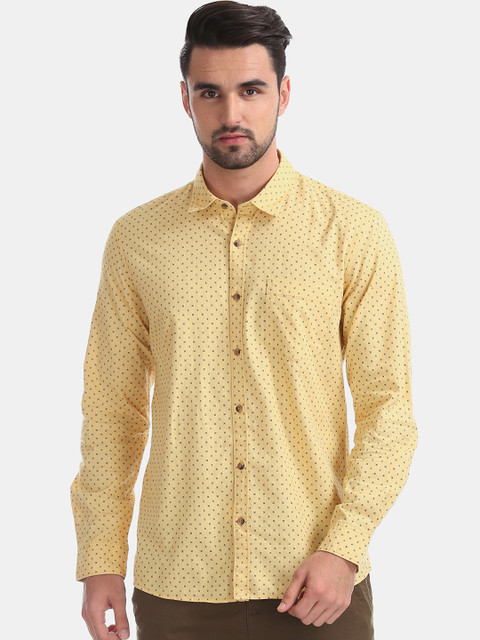 

Ruggers Men Yellow & Navy Blue Regular Fit Printed Casual Shirt