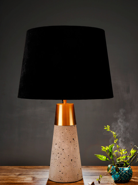 

Grated Ginger Black Solid Handcrafted Table Top Lamp with Shade