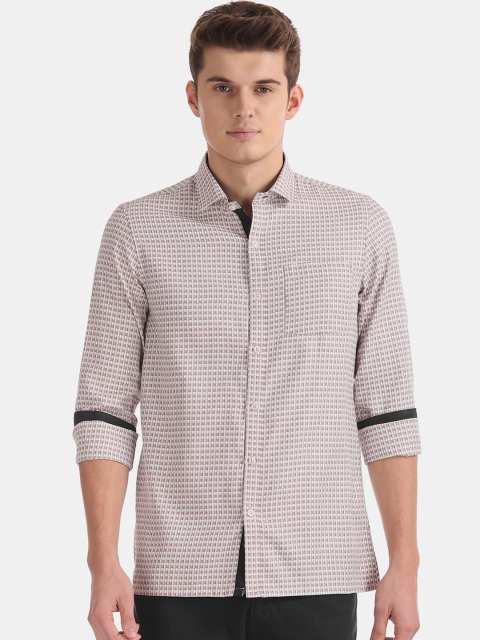 

Excalibur Men White & Pink Slim Fit Printed Formal Shirt