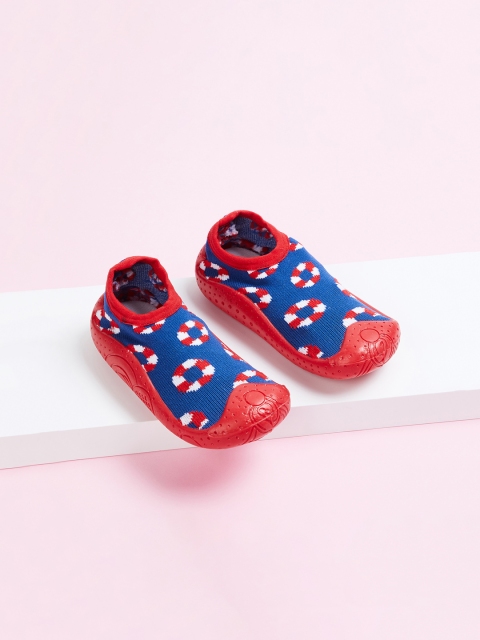 

Fame Forever by Lifestyle Boys Navy Blue & Red Woven Design Sneakers