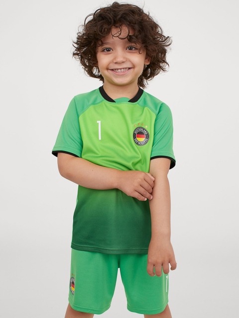 

H&M Boys Fluorescent Green & Green Colourblocked Football Clothing Set
