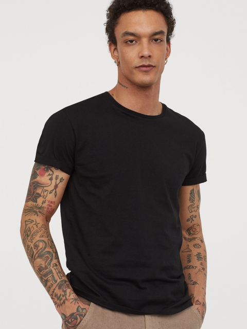 

H&M Men Black Solid Cotton T-shirt