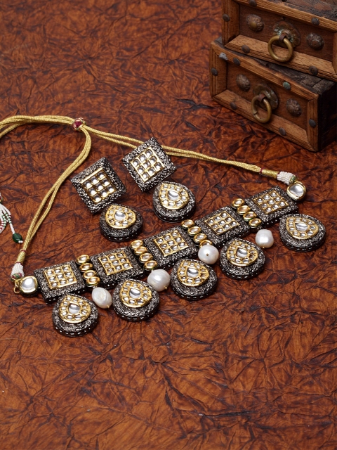 

DUGRISTYLE Gold-Plated Grey & White Kundan-Studded Vintage Choker Jewellery Set