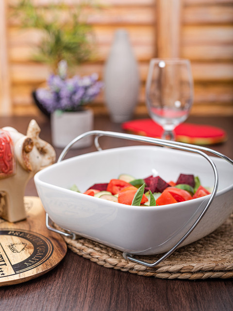 

GOODHOMES White Solid Seven Seas Porcelain Multipurpose Bowl With Steel Handle